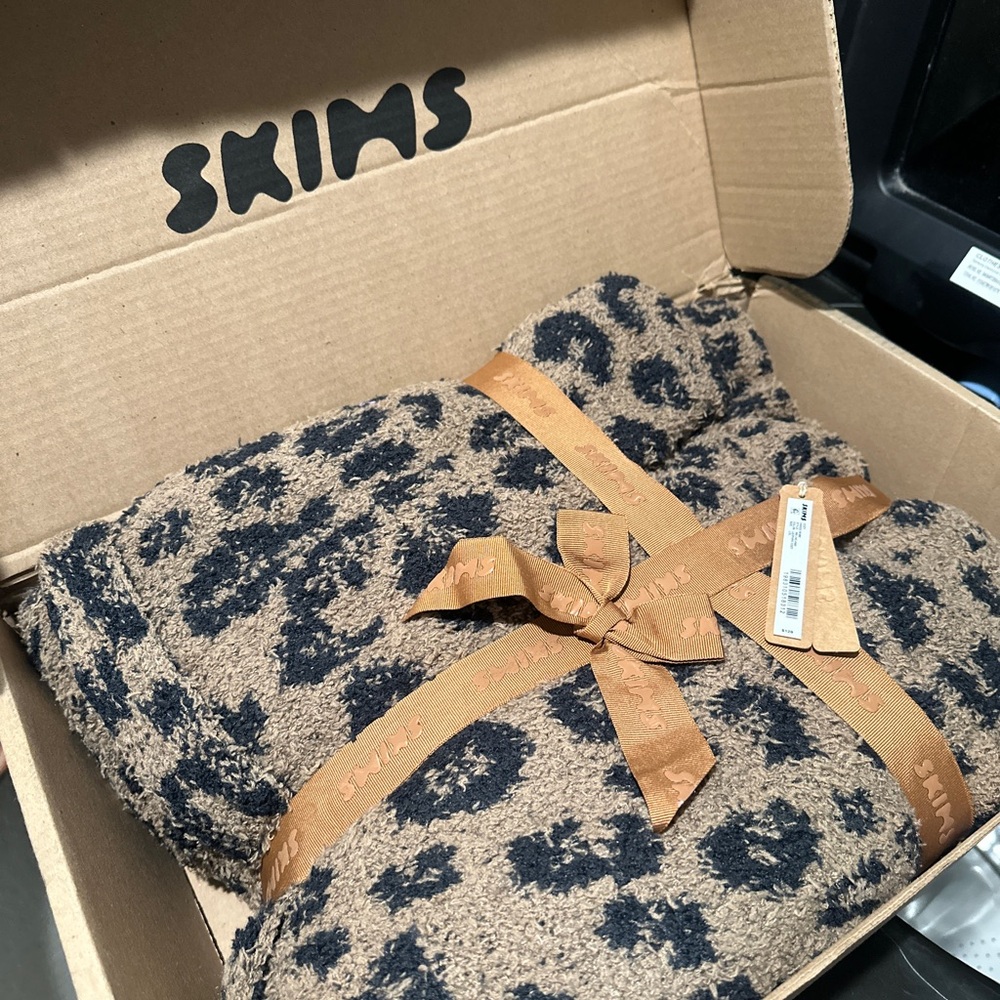 Skims Leopard Print ROBE
